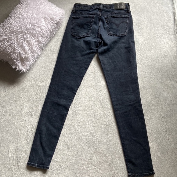 Levi’s 711 skinny dark blue jeans - US 27 - Picture 2 of 3